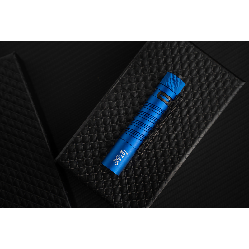 LED baterka Olight I5T EOS 300 lm - Blue limitovaná edícia 5