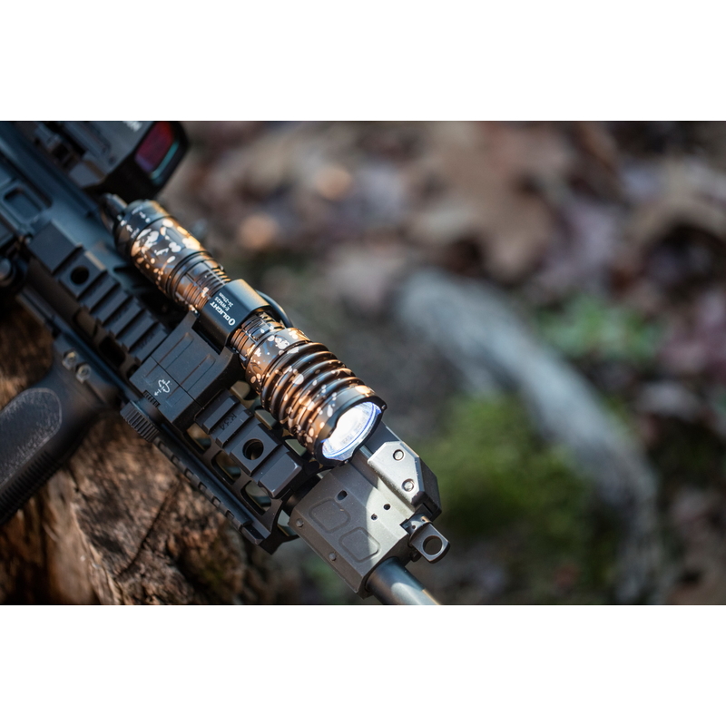 LED baterka Olight Warrior X3 Desert Camouflage 2500 lm – limitovaná edícia 24