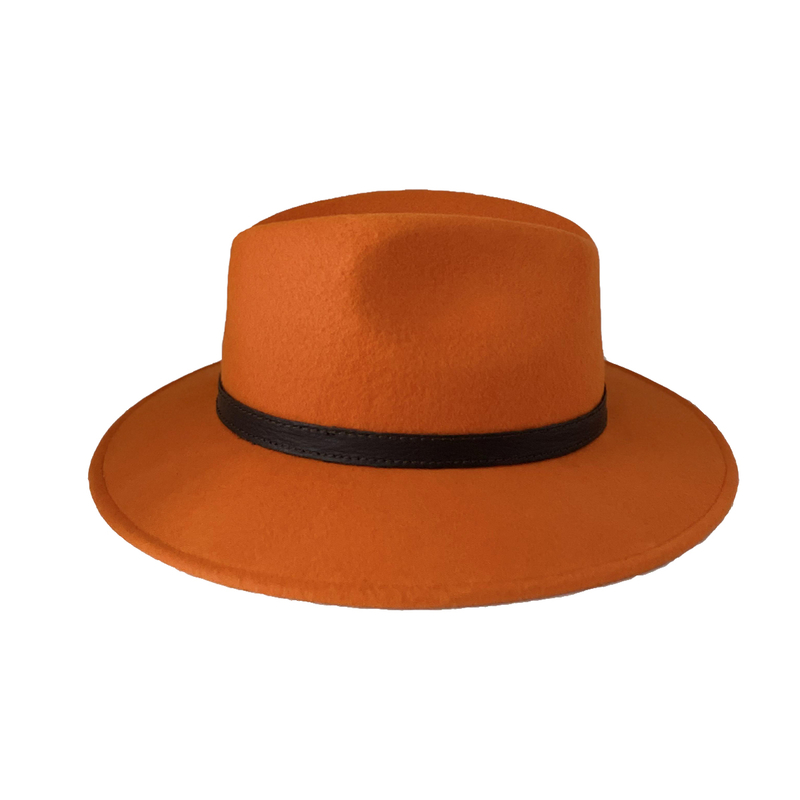 Poľovnícky klobúk TETRAO – oranžový s koženým remienkom a pierkami – uni 3