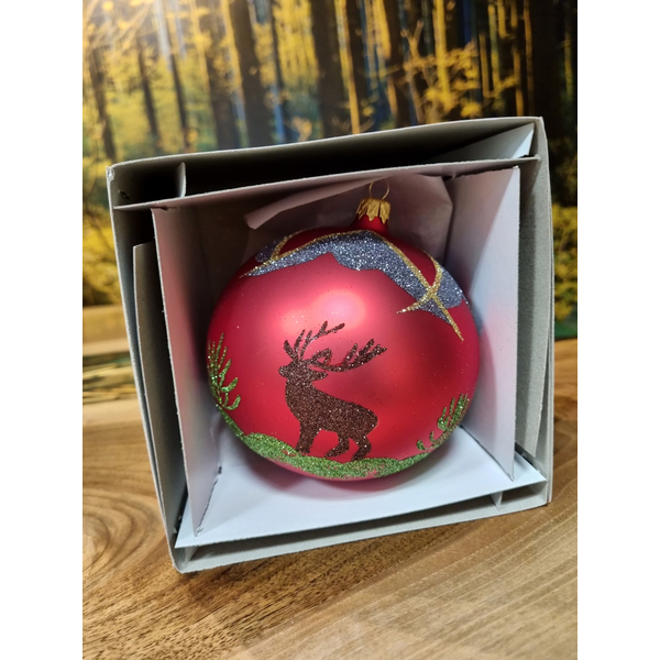 Vianočná guľa TETRAO červená matná - jeleň, 12 cm
