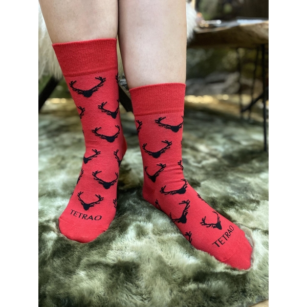 Veselé ponožky TETRAO červené s hlavou jeleňa 2