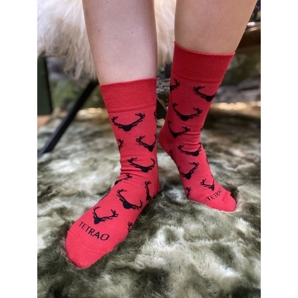 Veselé ponožky TETRAO červené s hlavou jeleňa 1