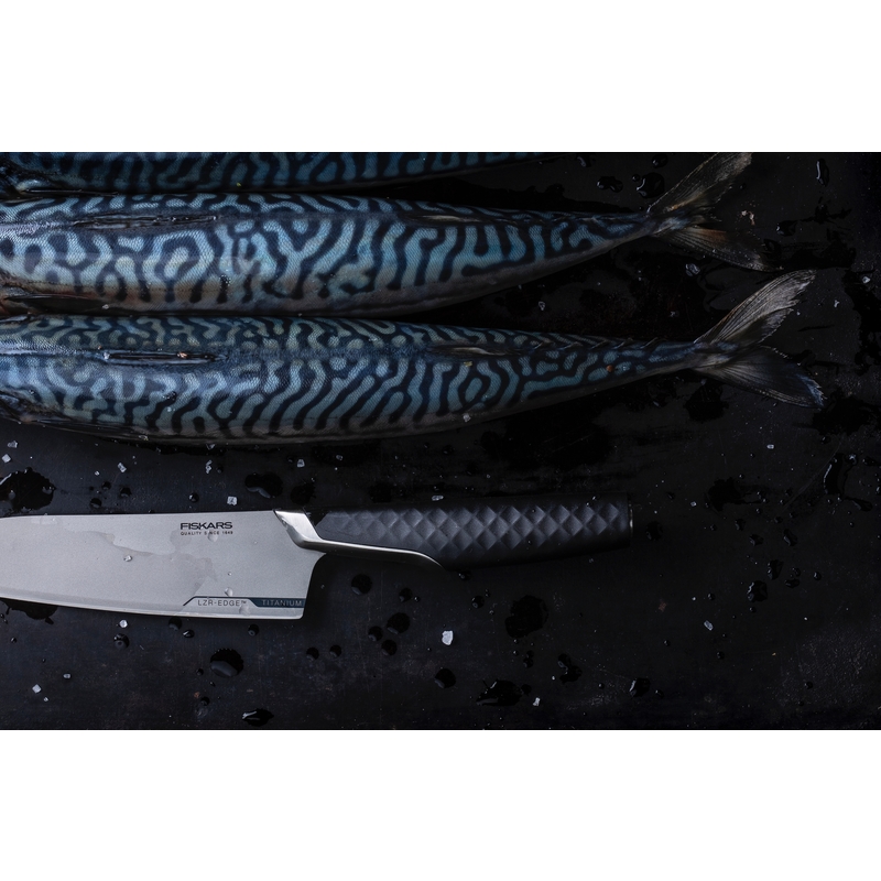 Stredný titánový kuchársky nôž FISKARS Taiten, 16 cm 4