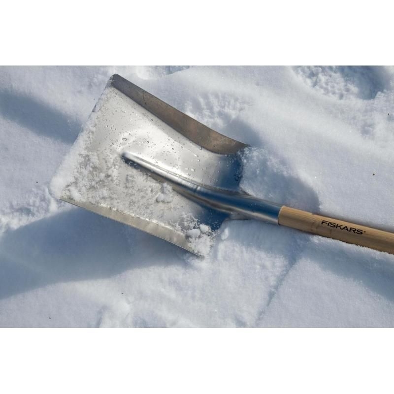 Lopata na sneh a obilie FISKARS 1