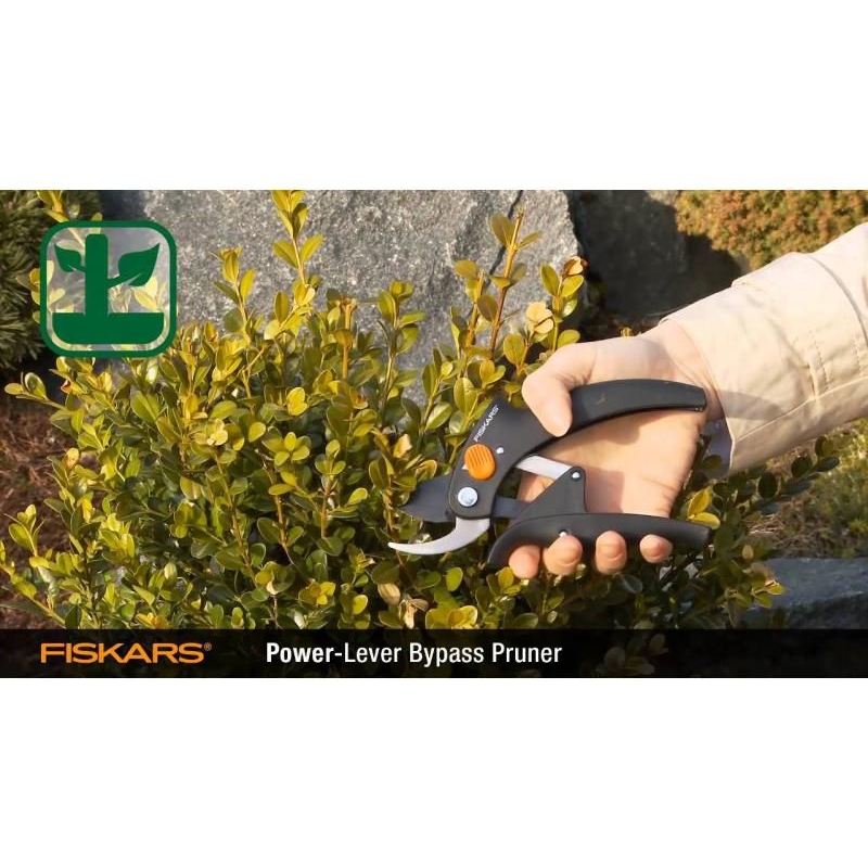 Nožnice záhradné s pákovým prevodom dvojčepeľové PowerLever FISKARS 1